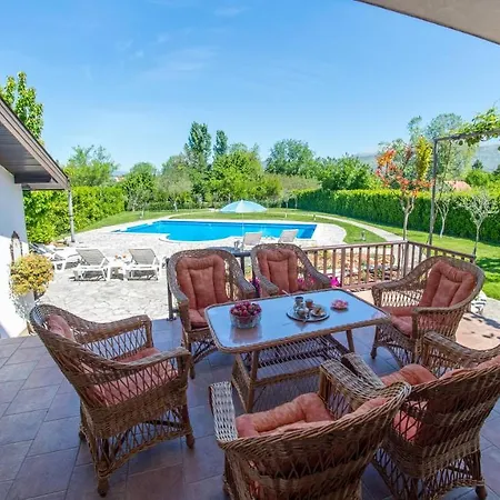 Frida Luxury Beachfront Villa Blagaj