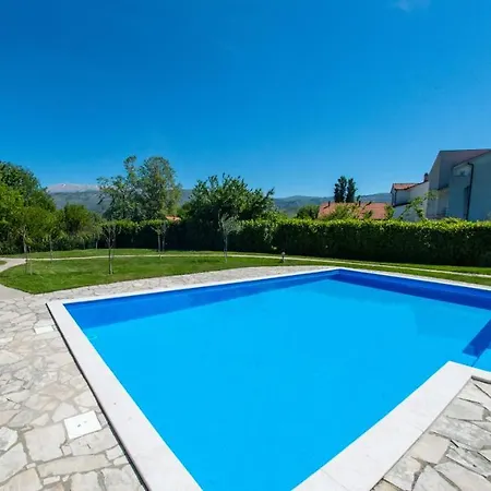 Frida Luxury Beachfront Villa Blagaj