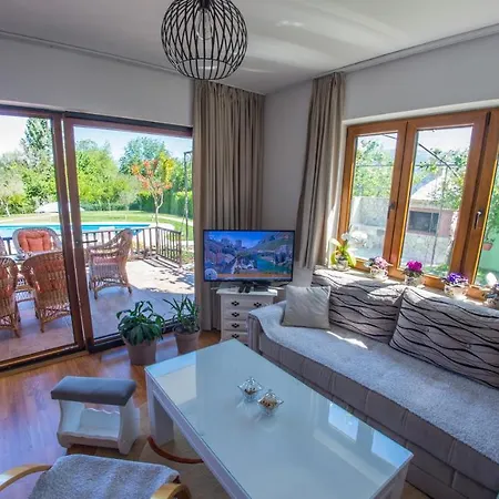 Frida Luxury Beachfront Villa Blagaj