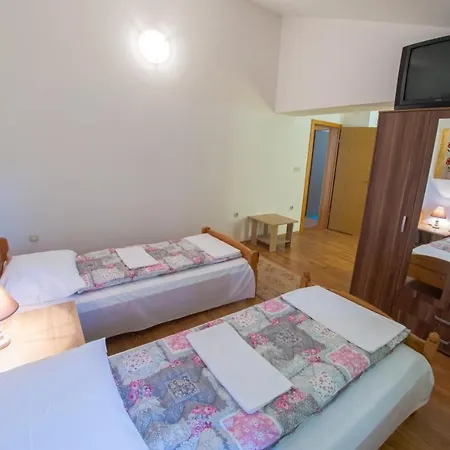 Frida Luxury Beachfront Villa Blagaj