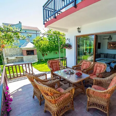 Frida Luxury Beachfront Blagaj