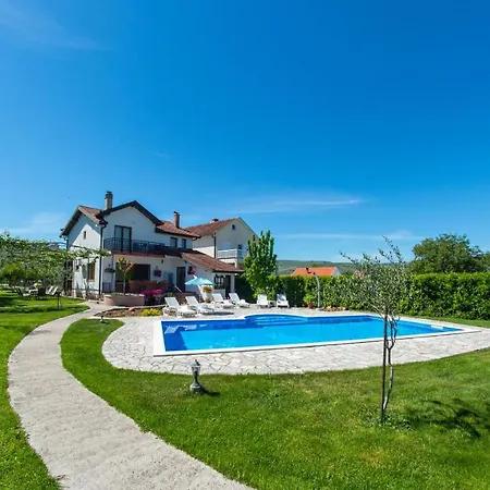 Frida Luxury Beachfront Villa