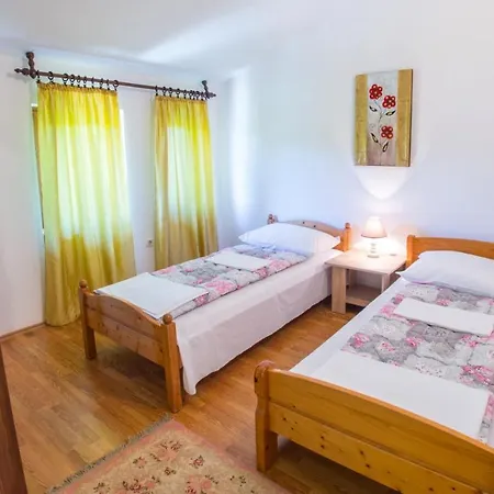 Frida Luxury Beachfront Villa