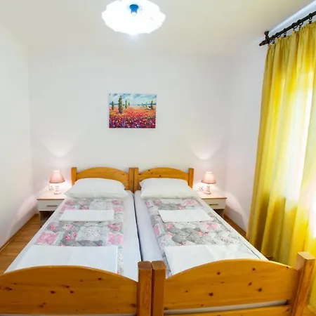 Frida Luxury Beachfront Villa *