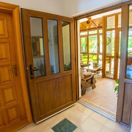 Villa Frida Luxury Beachfront
