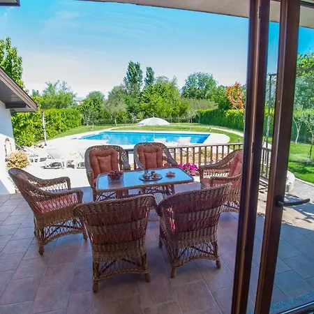 Villa Frida Luxury Beachfront *