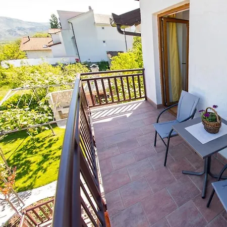 Frida Luxury Beachfront * Blagaj