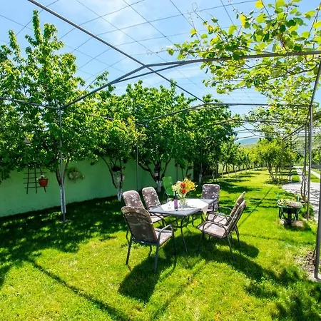 Frida Luxury Beachfront Villa Blagaj