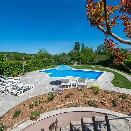 Frida Luxury Beachfront Villa Blagaj