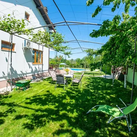 Frida Luxury Beachfront Villa Blagaj