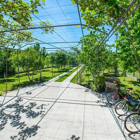 Frida Luxury Beachfront * Blagaj