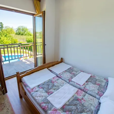 Frida Luxury Beachfront Villa *
