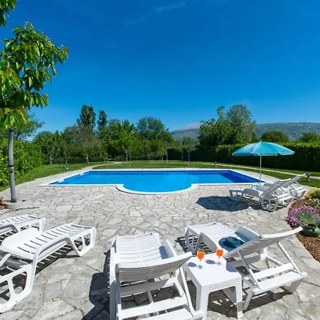 Frida Luxury Beachfront * Blagaj