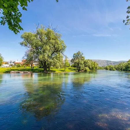 Frida Luxury Beachfront Villa Blagaj