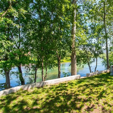 Villa Frida Luxury Beachfront Blagaj